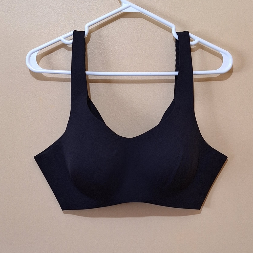 Seamless Black Women's Bra